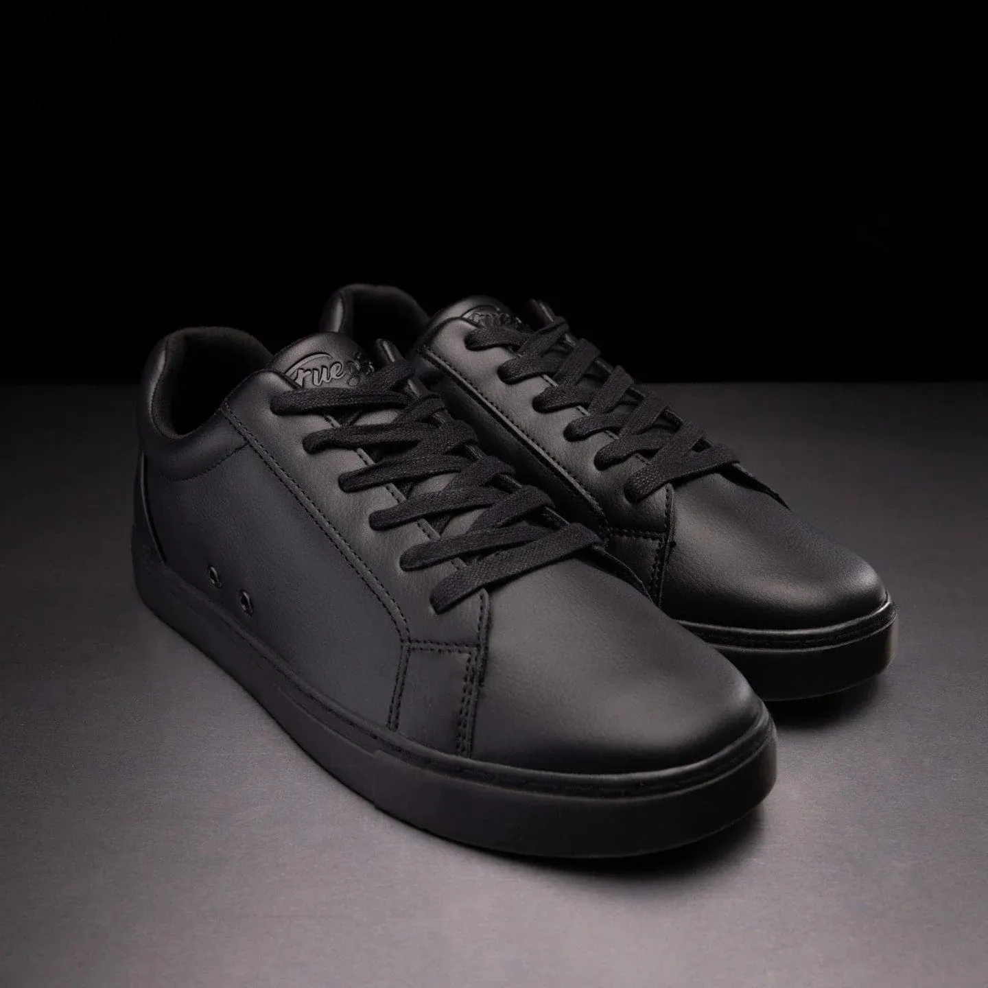 Fuego - Low Top All Black