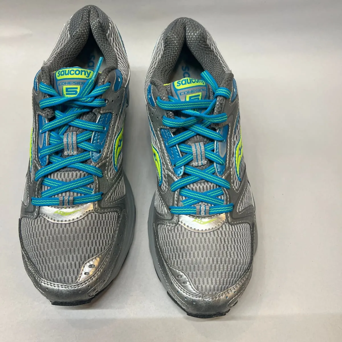 Women's Saucony Cohesion 5 Running Shoe  Blue/Gray/Green Size 9M - Preowned